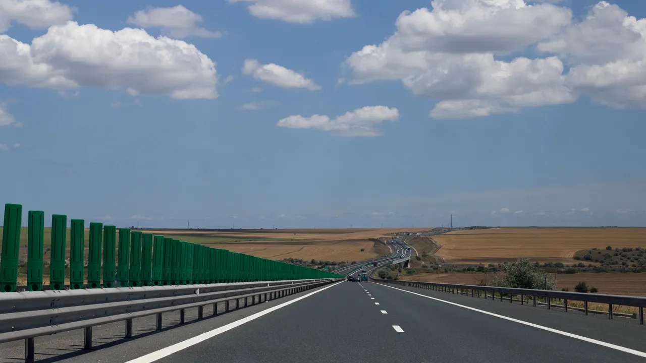 Se închide circulaţia pe aproximativ 4 km din A2, sensul Bucureşti - Constanţa, pentru două nopţi