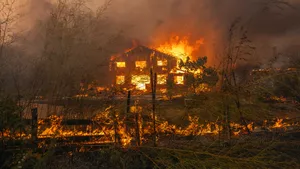 Spania și Franța se pregătesc pentru un nou val de căldură, în timp ce incendiile de vegetație fac ravagii