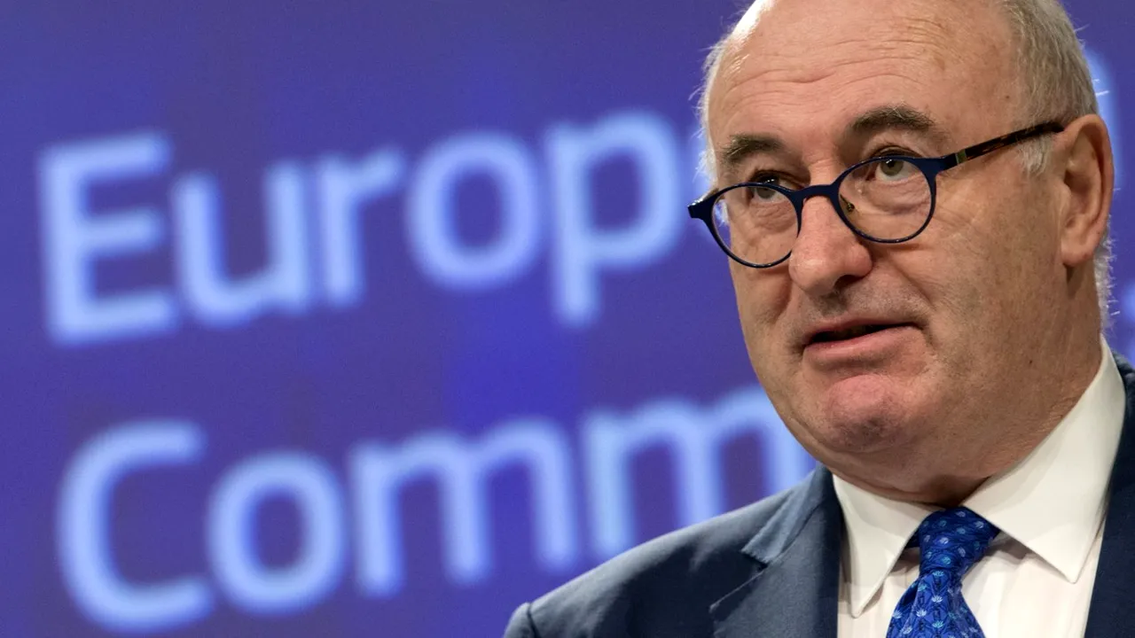 Comisarul UE pentru Comerţ, Phil Hogan, urmează să demisioneze