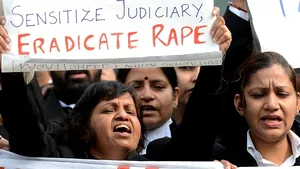 Un nou caz de viol în grup în India: Poliţia a arestat şase bărbaţi