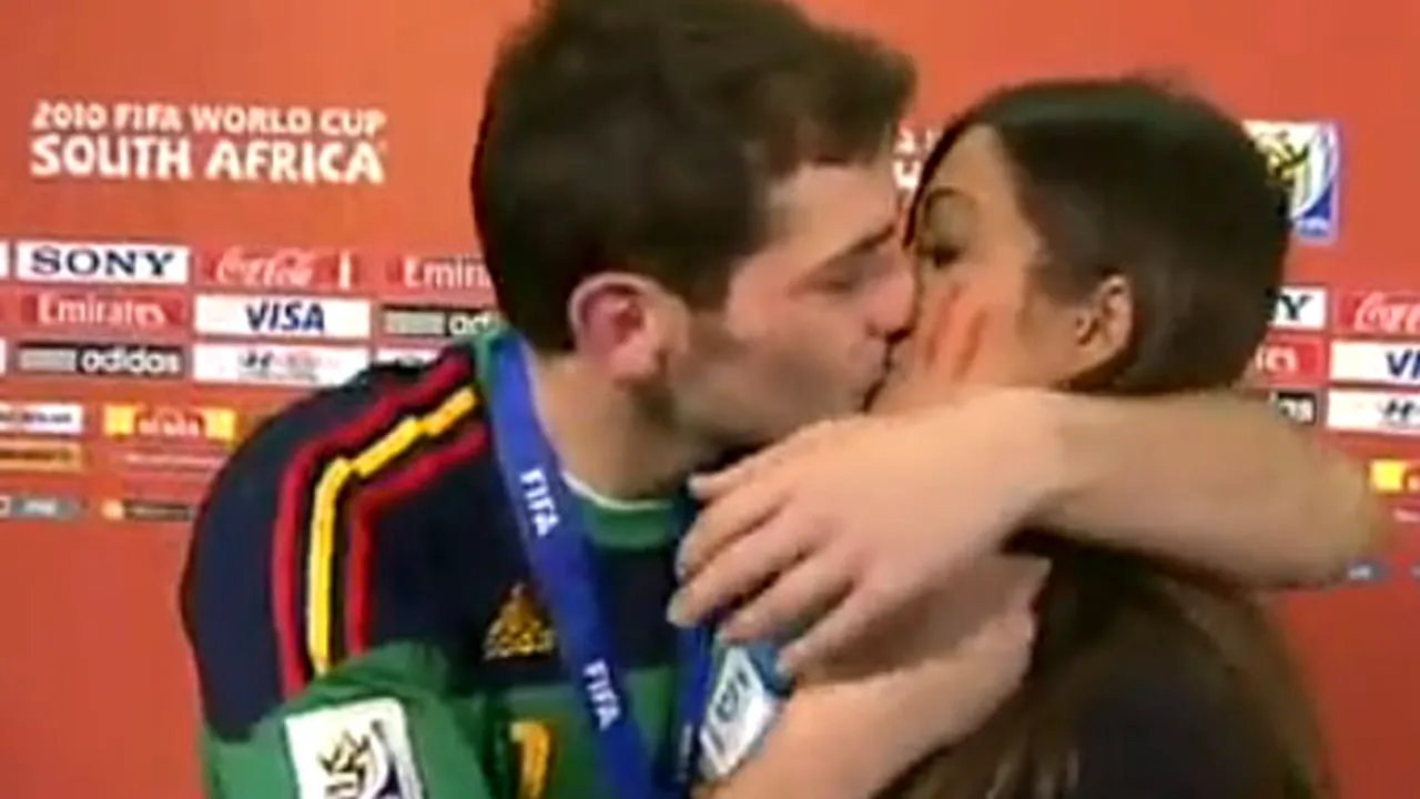 Iker Casillas şi-a sărutat iubita în direct, după finala CM - VIDEO