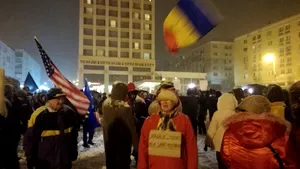 GALERIE FOTO Peste 1.600 de persoane au protesat la Cluj, Sibiu şi Iaşi 