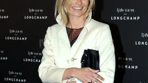 Kate Moss a desenat cărţi poştale în scopuri caritabile