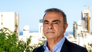 Carlos Ghosn iese din vizuina de lux din Liban. Fostul şef Renault-Nissan, interogat pentru prima oară după ce a fugit din Japonia, ascuns în bagaj