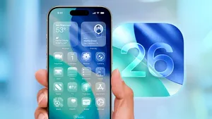 Apple lansează iOS 26 cu Liquid Glass. Noile funcții includ lock screen îmbunătățit și adaptive power mode