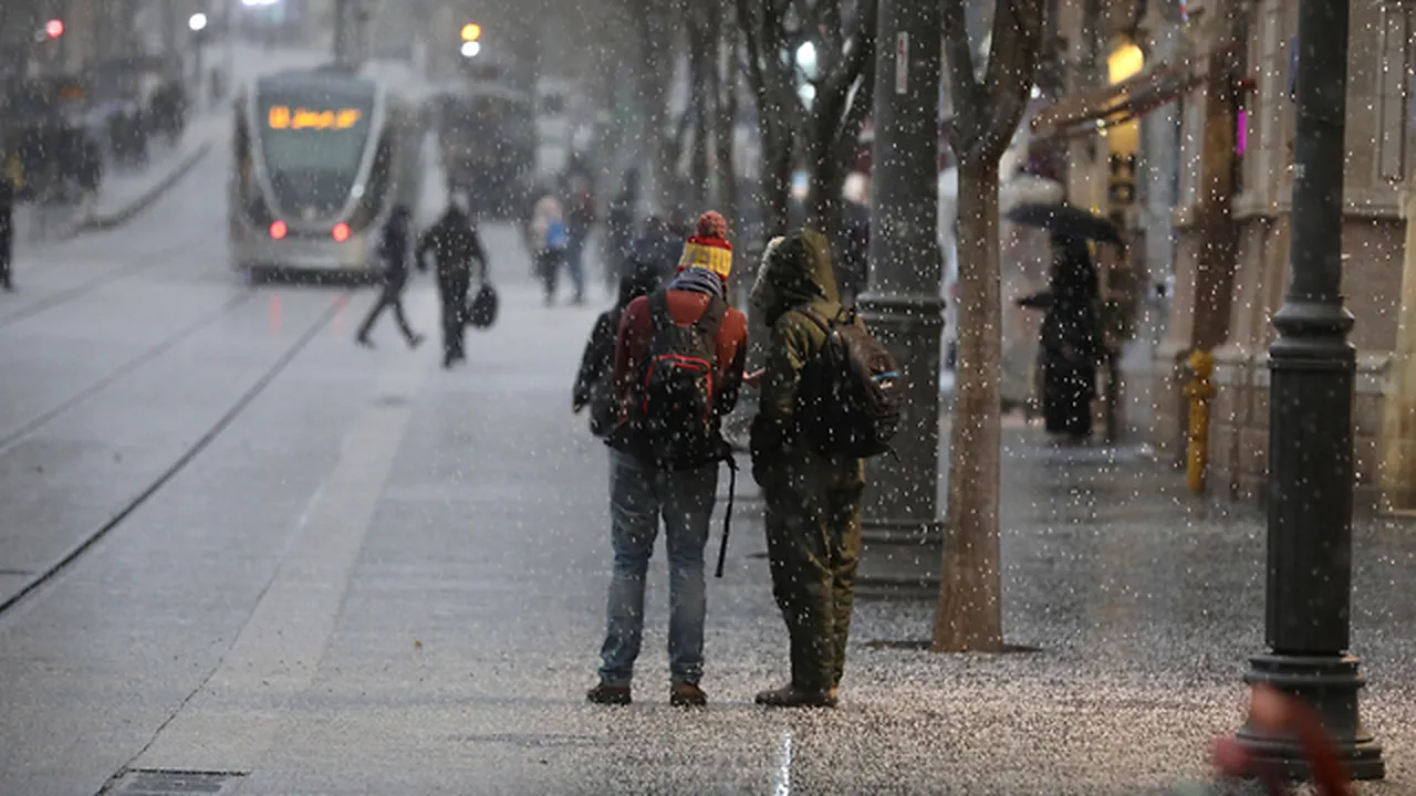 Fenomen rar la Ierusalim: NINGE pentru prima dată după mulţi ani | VIDEO