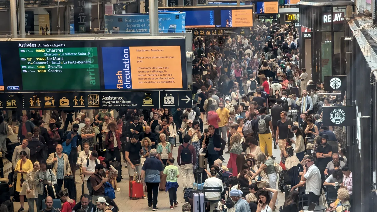 Grupuri franceze de extremă-stânga sunt suspectate în cazul actelor de sabotaj asupra reţelei feroviare TGV