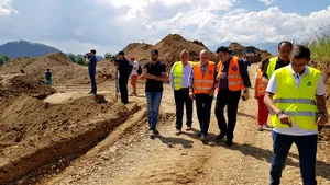 Răzvan Cuc promite că ritmul de lucru pe Autostrada Comarnic – Braşov va creşte: Se va trece inclusiv la ture de noapte | VIDEO