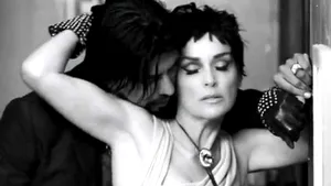Sharon Stone, sexy la 54 de ani. Cum arată vedeta, brunetă, într-un film alb-negru - VIDEO