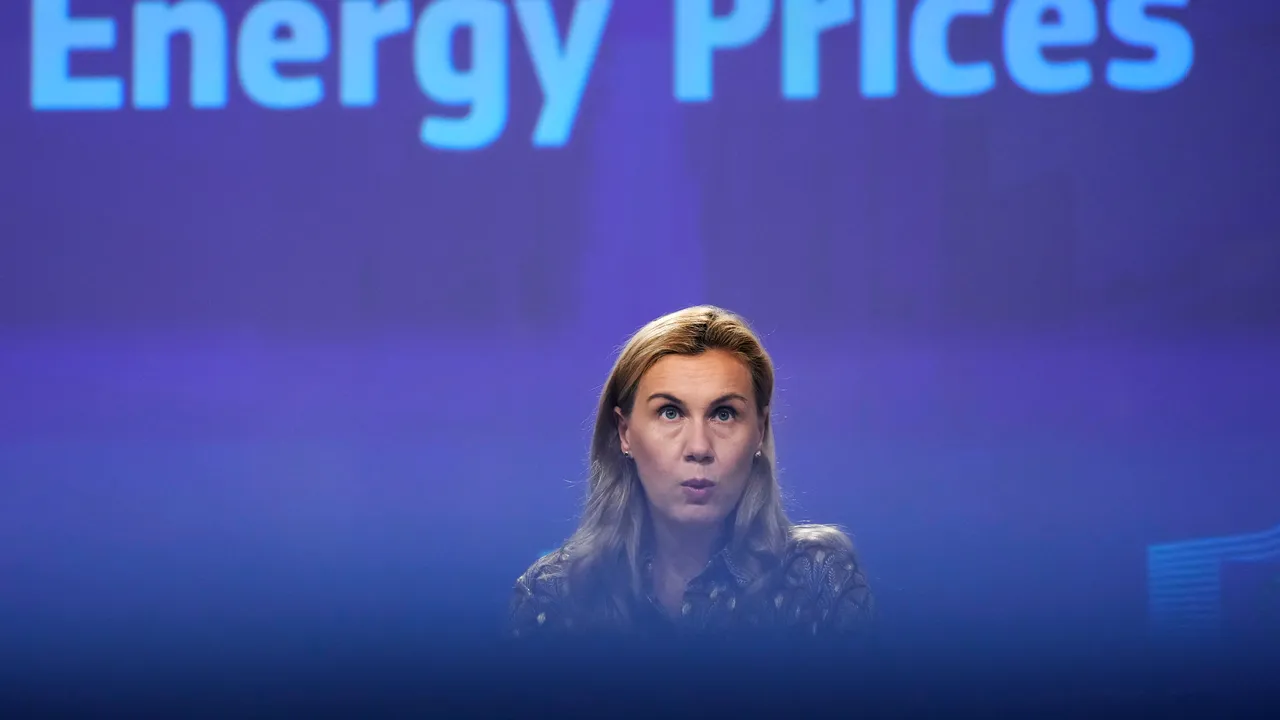 Summitul UE: Comisia Europeană şi statele membre vor adopta măsuri pentru atenuarea efectelor preţurilor la energie 
