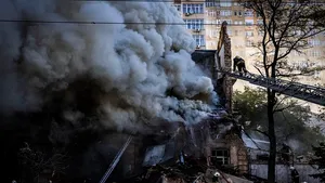 Războiul din Ucraina, ziua 238. Putin a introdus legea marţială în regiunile ucrainene anexate / Rusia avertizează că va lupta pentru Herson în „viitorul foarte apropiat” / UE impune sancţiuni Rusiei pentru utilizarea dronelor iraniene / Ursula von der Leyen: Atacurile cu rachete asupra Ucrainei sunt acte de „teroare pură” 