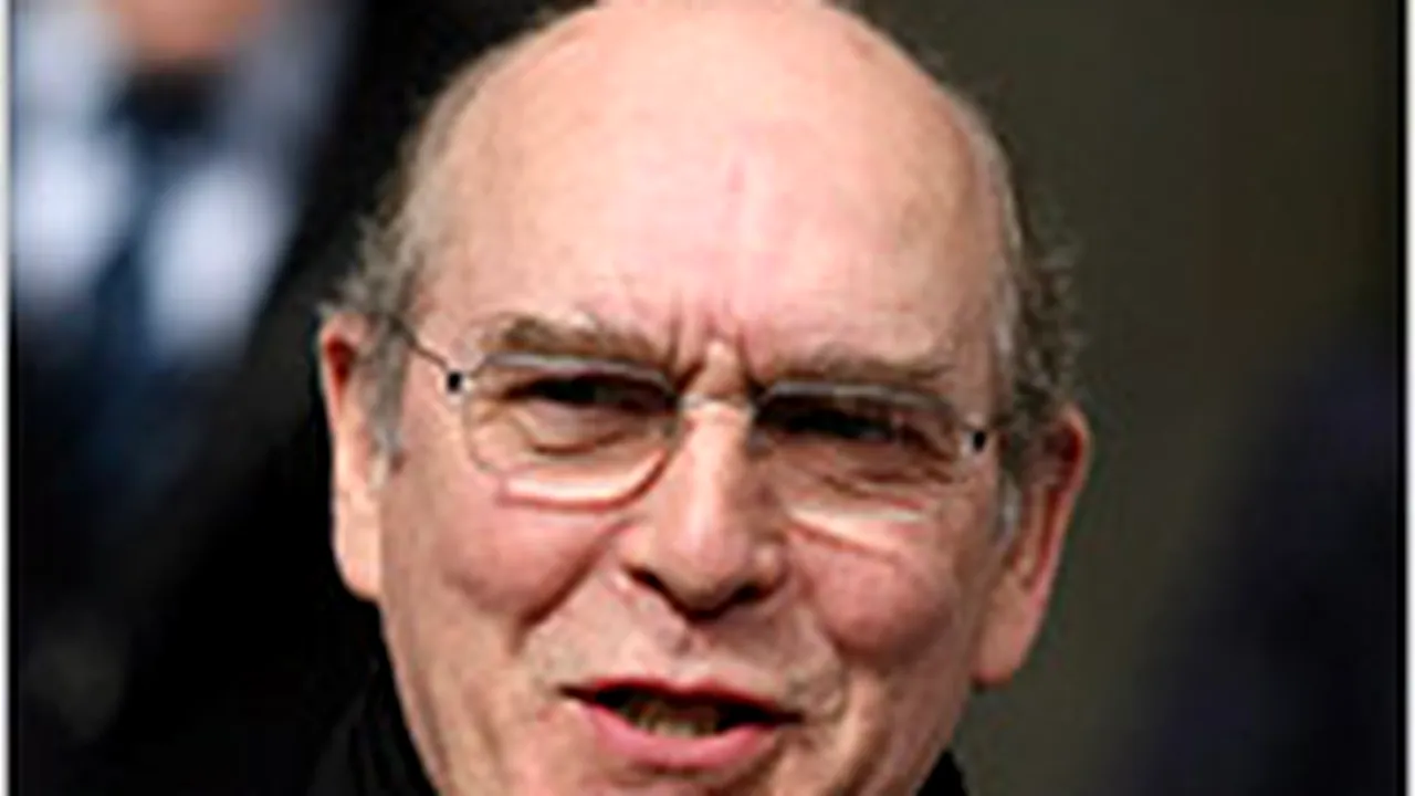 Neil Aspinall, fost director al companiei de discuri a trupei Beatles, a murit
