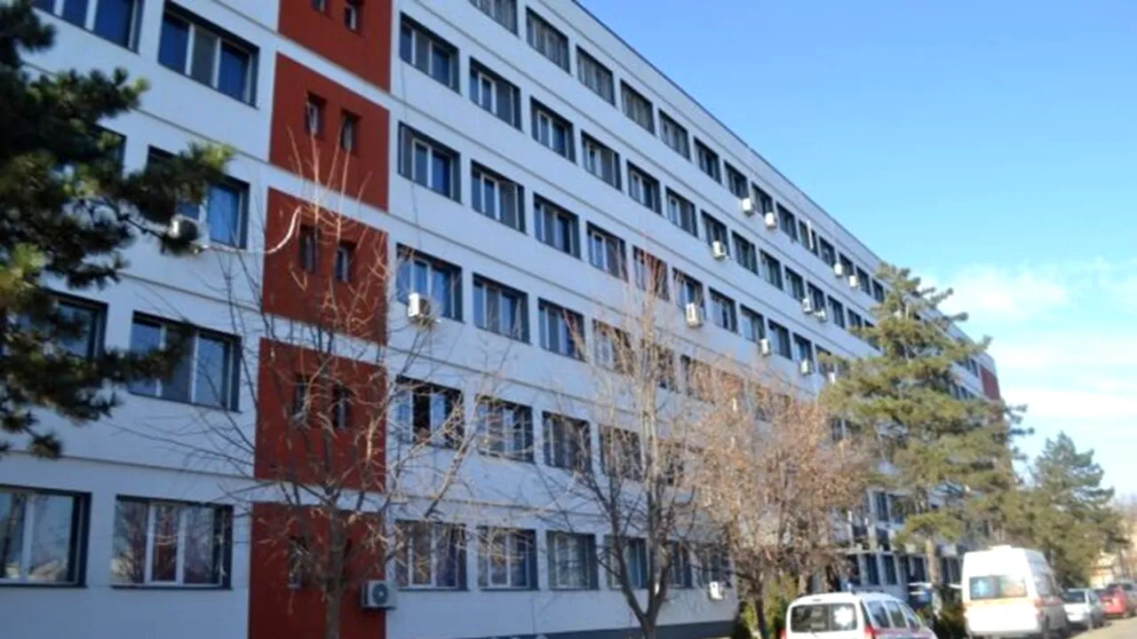 Urla într-un hal fără de hal, femeile tremurau! Un pacient a bătut trei asistente și un brancardier, la spital