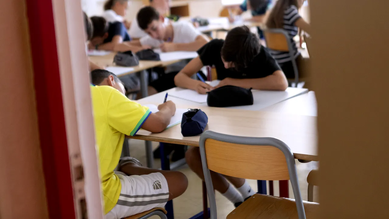 Încă o răpire în masă în Nigeria. Peste 280 de elevi au fost răpiţi dintr-o şcoală