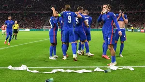 Rasism, fluierături şi obiecte aruncate în teren la meciul Ungaria-Anglia