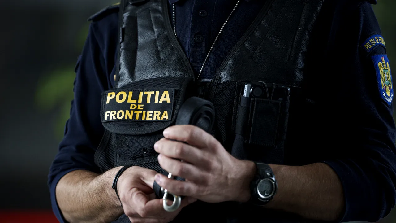 Sirieni găsţi ascunşi în cabina unui camion la Calafat