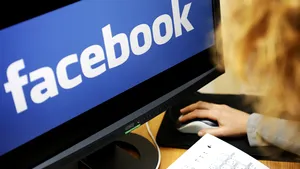 Facebook va împărţi veniturile din publicitate cu creatorii de conţinuturi video