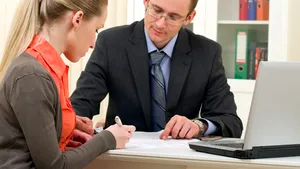 Ziua egalităţii de şanse între femei şi bărbaţi ar putea fi sărbătorită în fiecare an la 8 mai