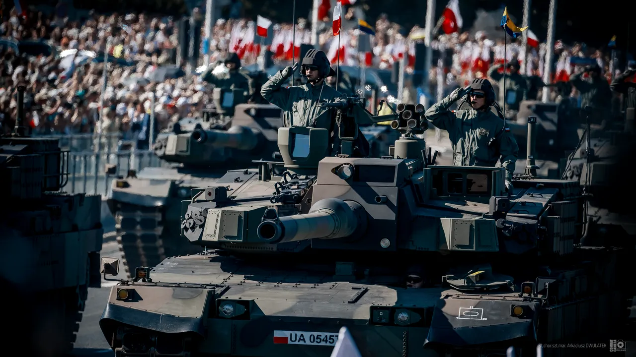 Parada de la Varşovia arată că Polonia ţinteşte să devină cea mai mare putere militară din Europa 