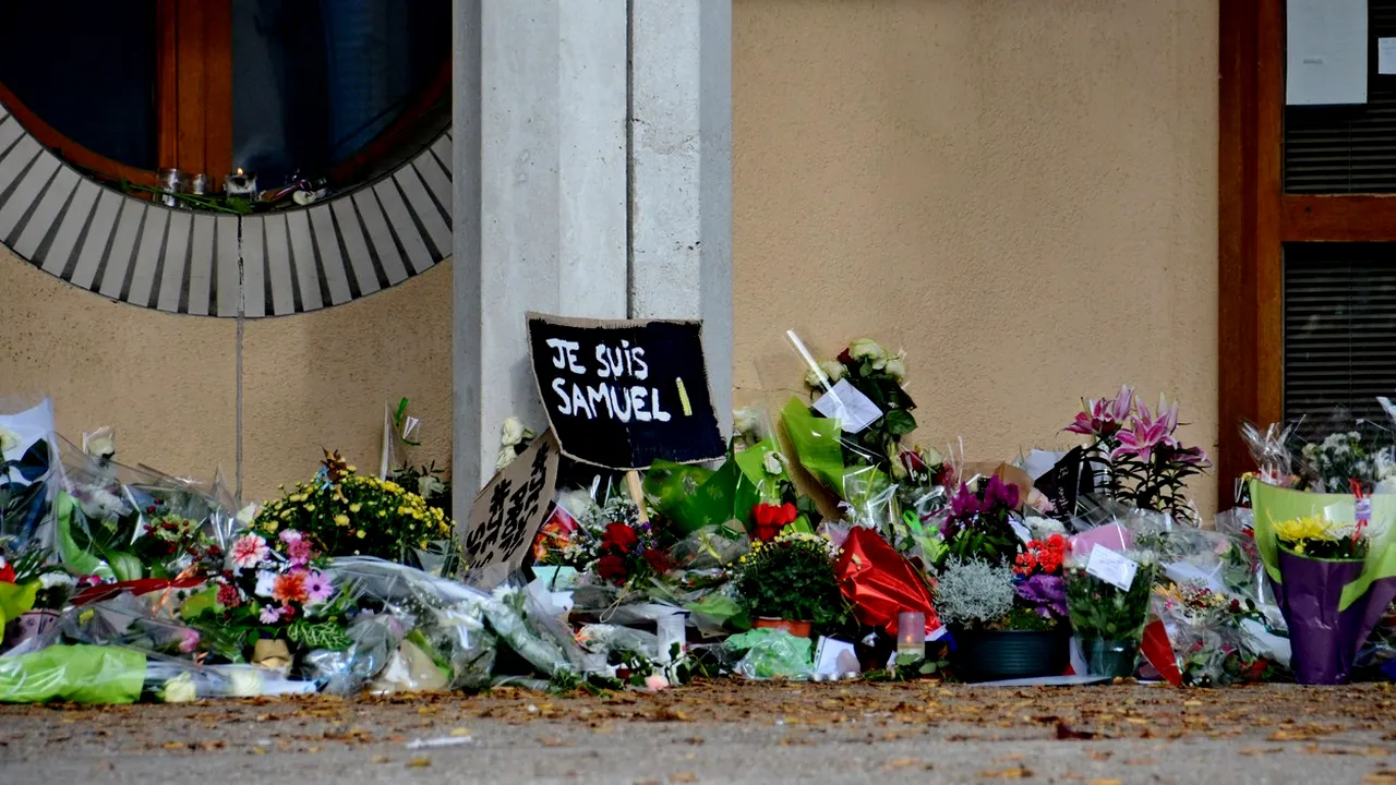 Profesorul decapitat lângă Paris va primi cea mai înaltă onoare a Franţei