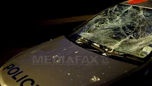 Noi confruntări între tineri şi poliţie la Londra - FOTO