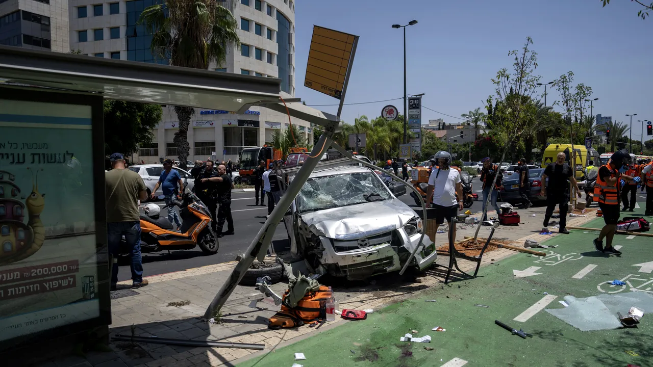 Numeroşi răniţi, în urma unui atac terorist produs în Tel Aviv