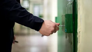 Cât costă și cât produc deținuții din sistemul penitenciar din România? Condamnații care muncesc încasează 40% din veniturile obținute