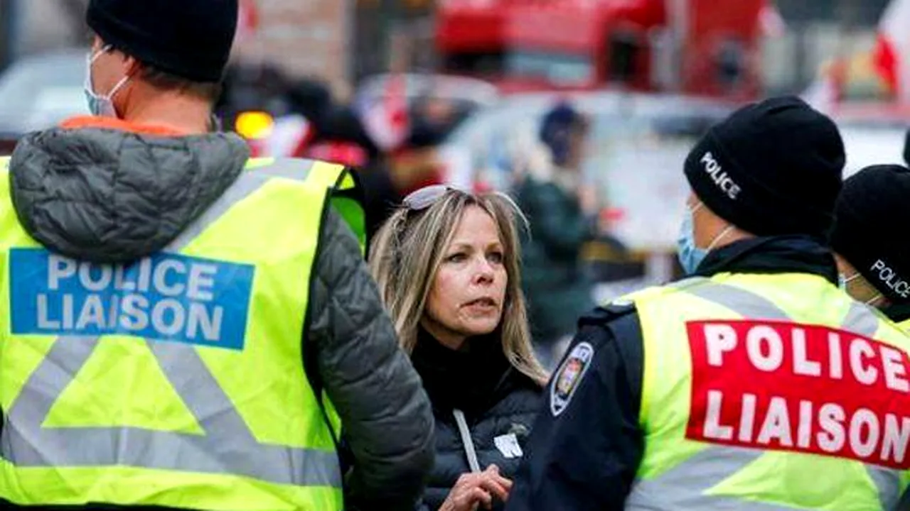 Lider al camionagiilor care protestează în Canada este o femeie: Tamara Lich are 47 de ani şi este chitaristă într-o trupă rock

