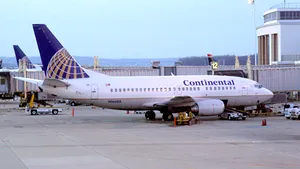 Comandantul unui avion Continental Airlines a murit în timpul zborului