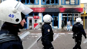 Doi membri ISIS care plănuiau atentate de Revelion, arestaţi în Turcia