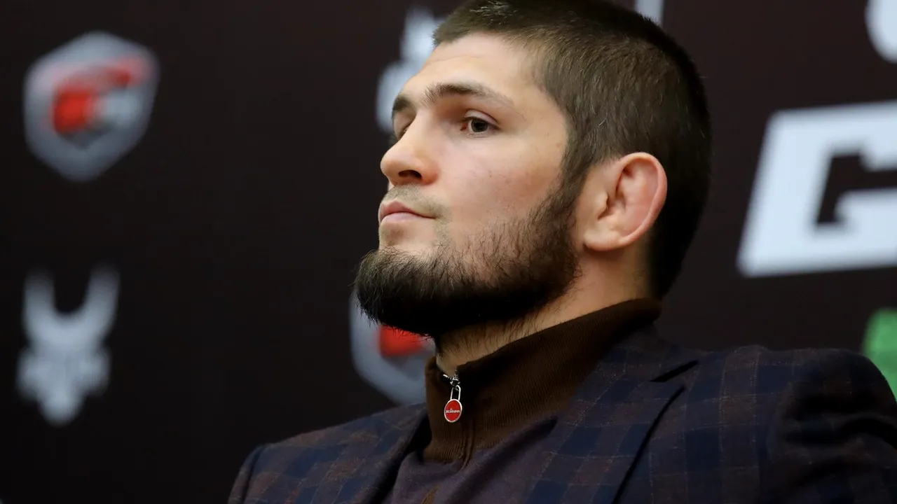 Khabib Nurmagomedov l-a provocat pe Floyd Mayweather la 11 runde de box şi o rundă MMA 