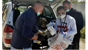 Campanie umanitară. Bătrânii şi copii aflaţi în izolare, sau cu restricţii de deplasare, număr la care pot suna pentru ajutor