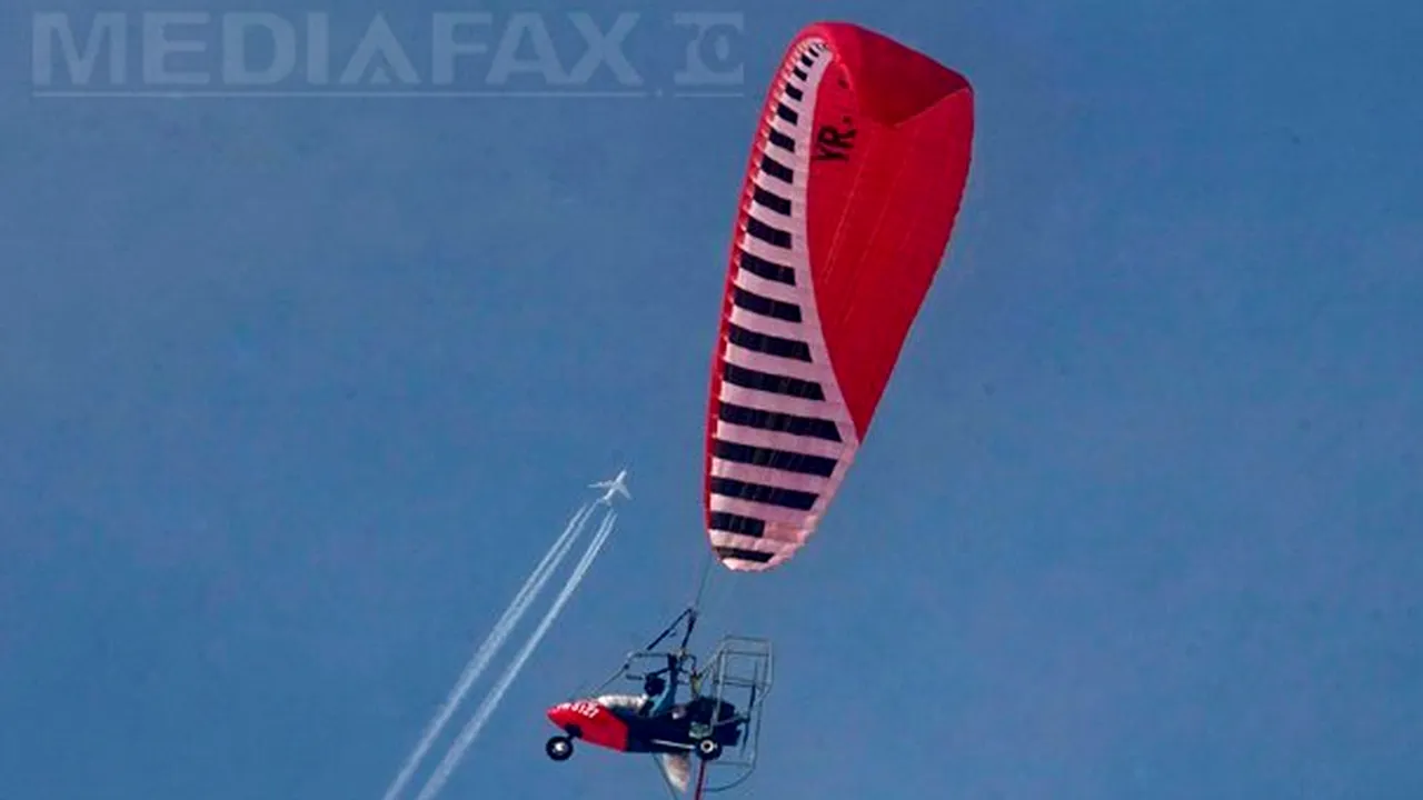 Un paramotor cu două persoane s-a prăbuşit în judeţul Giurgiu, la Comana. Pasagerul, cetăţean rus, a murit