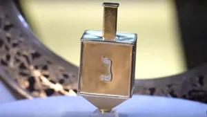 VIDEO: Cel mai scump titirez din lume, intrat în Cartea Recordurilor, costă cât un automobil de lux