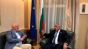 Negocieri la Bruxelles între Borisov şi Timmermans. Discuţiile, distribuite LIVE pe Facebook şi oprite la intervenţia lui Timmermans | VIDEO