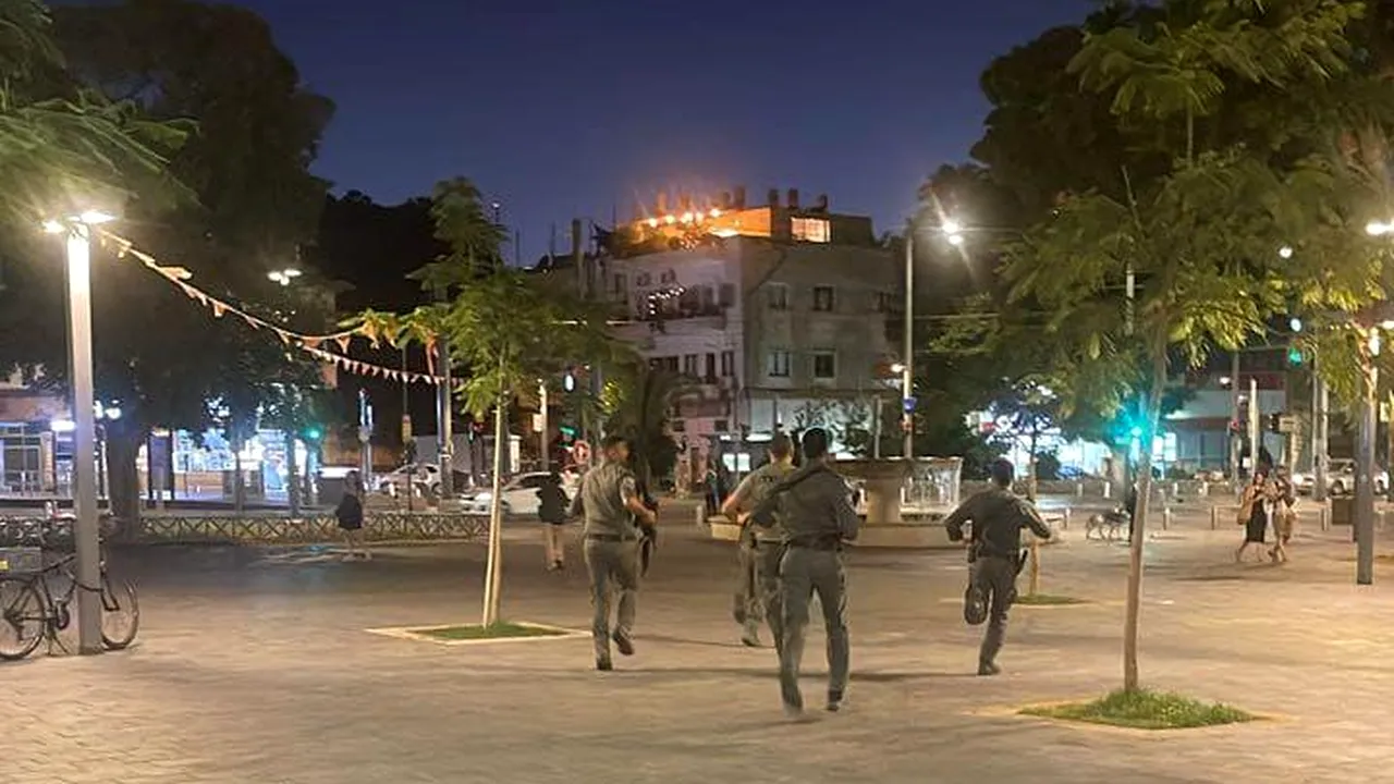 Cel puţin 5 răniţi într-o staţie de metrou din Tel Aviv, în urma unui atac armat