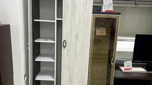 Magazinul închis temporar de Protecţia Consumatorilor, după ce un dulap a lovit un copil