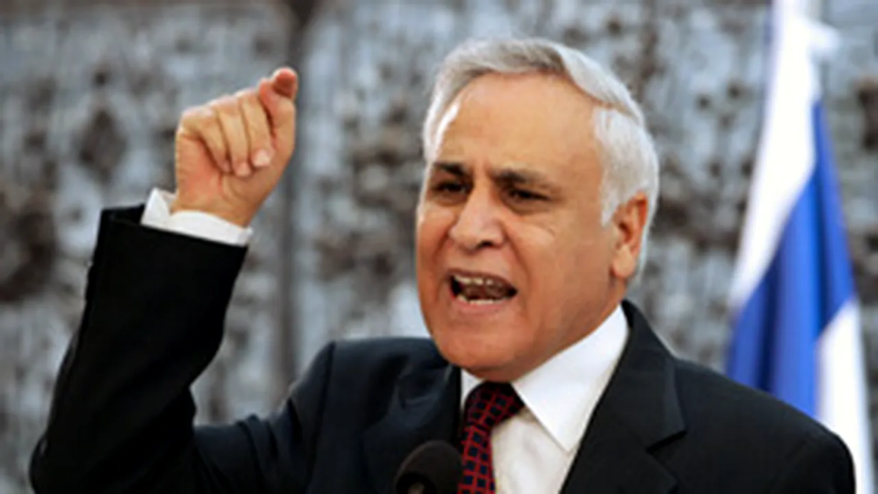 Fostul preşedinte israelian Moshe Katsav va fi inculpat pentru agresiune sexuală
