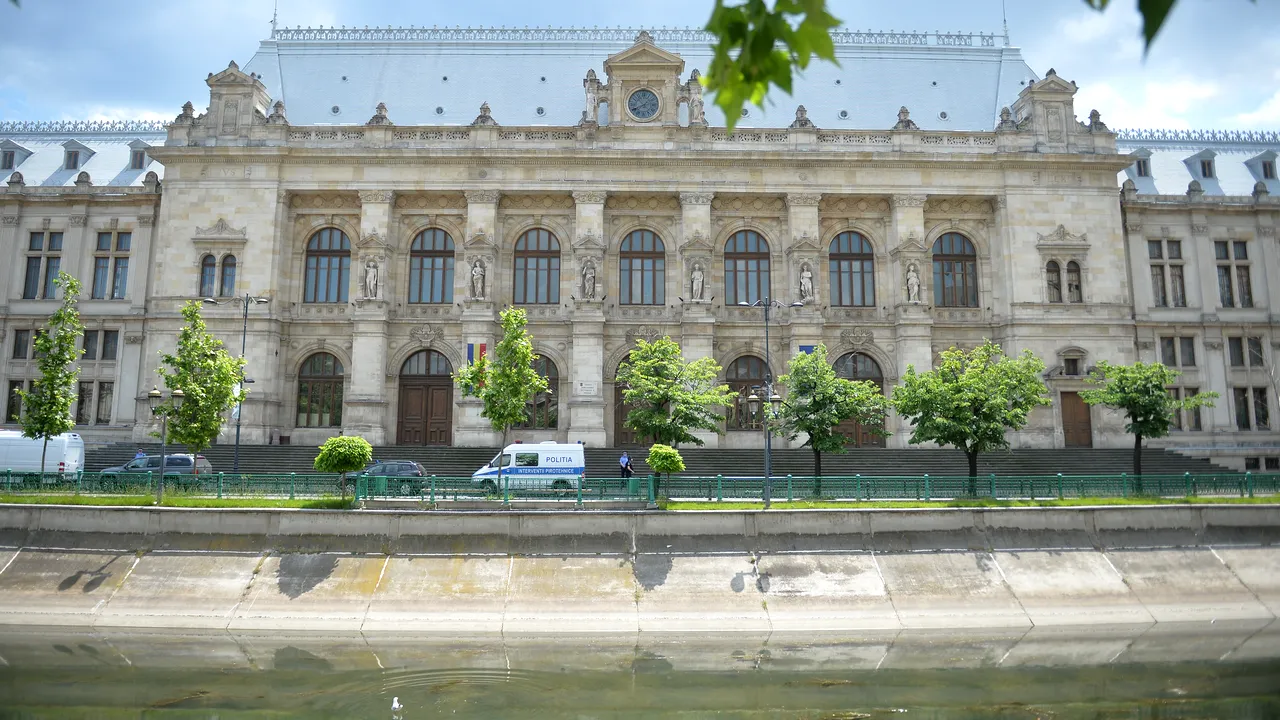 Judecătorii mai multor instanţe, inclusiv curţi de apel, suspendă activitatea 