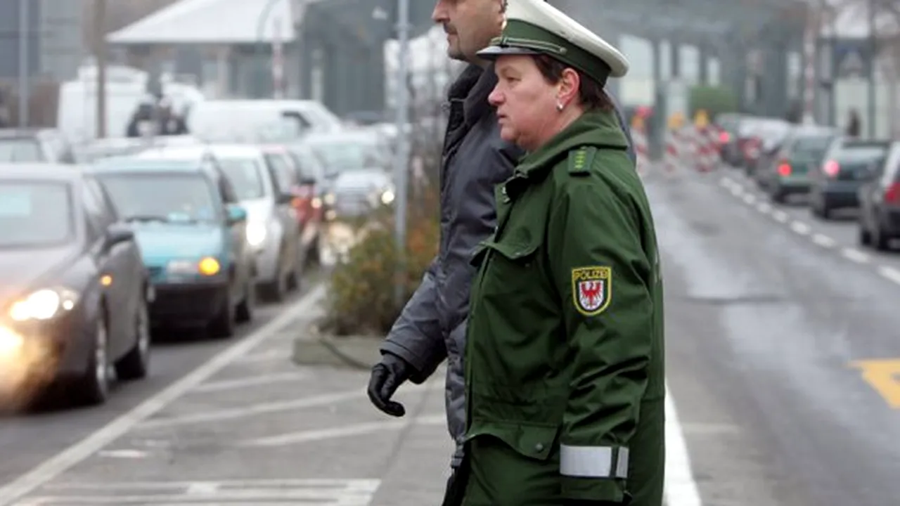 Polonia va reintroduce controale la frontierele Schengen pe durata Euro-2012