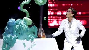 FOTO | Cea mai frumoasă femeie din SUA e biochimist. Ce experiment a făcut în faţa juriului Miss America 2020