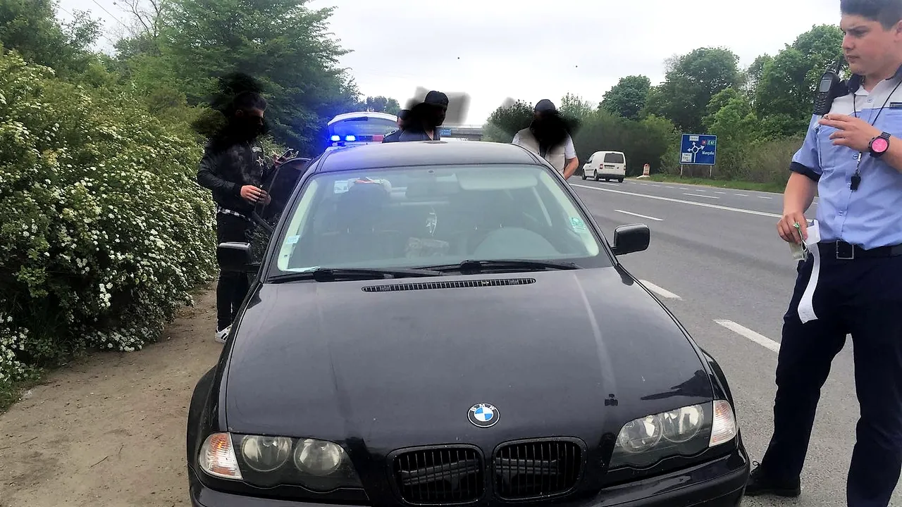 Caz uimitor la Constanţa: Şofer beat prins în trafic conducând o maşină fără cauciuc la o roată | FOTO