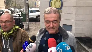VIDEO - Gigi Becali, la ieşirea din DNA, după ce a fost audiat într-un dosar de spălare de bani: „Suntem în post! Voi credeţi că dracii stau?” 