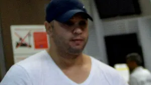 Cine este „Buze”, INTERLOPUL care alături de Mihai Stoica a AGRESAT jurnaliştii Pro TV – Pro Sport