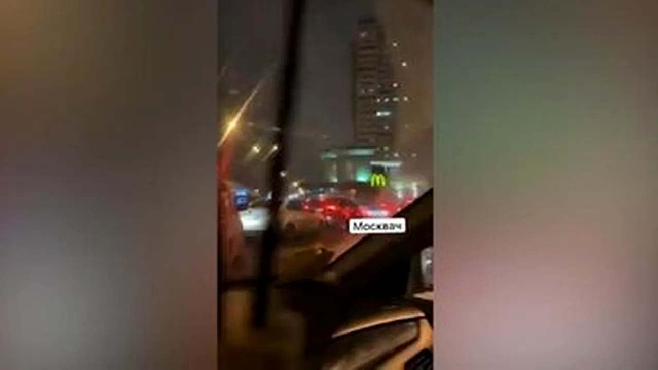Coadă uriaşă în Moscova pentru ultimul Big Mac. Gigantul McDonald's pleacă din Rusia după 32 de ani