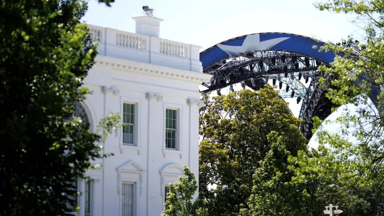 Casa Albă se transformă într-un ring UFC. Trump pregătește un eveniment fără precedent pe peluza sudică