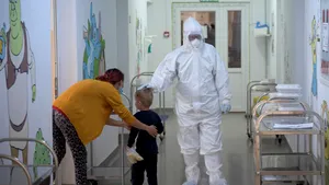 Repartizarea cazurilor de coronavirus pe judeţe, în prima zi de raportări diferenţiate între noile cazuri şi persoanele retestate