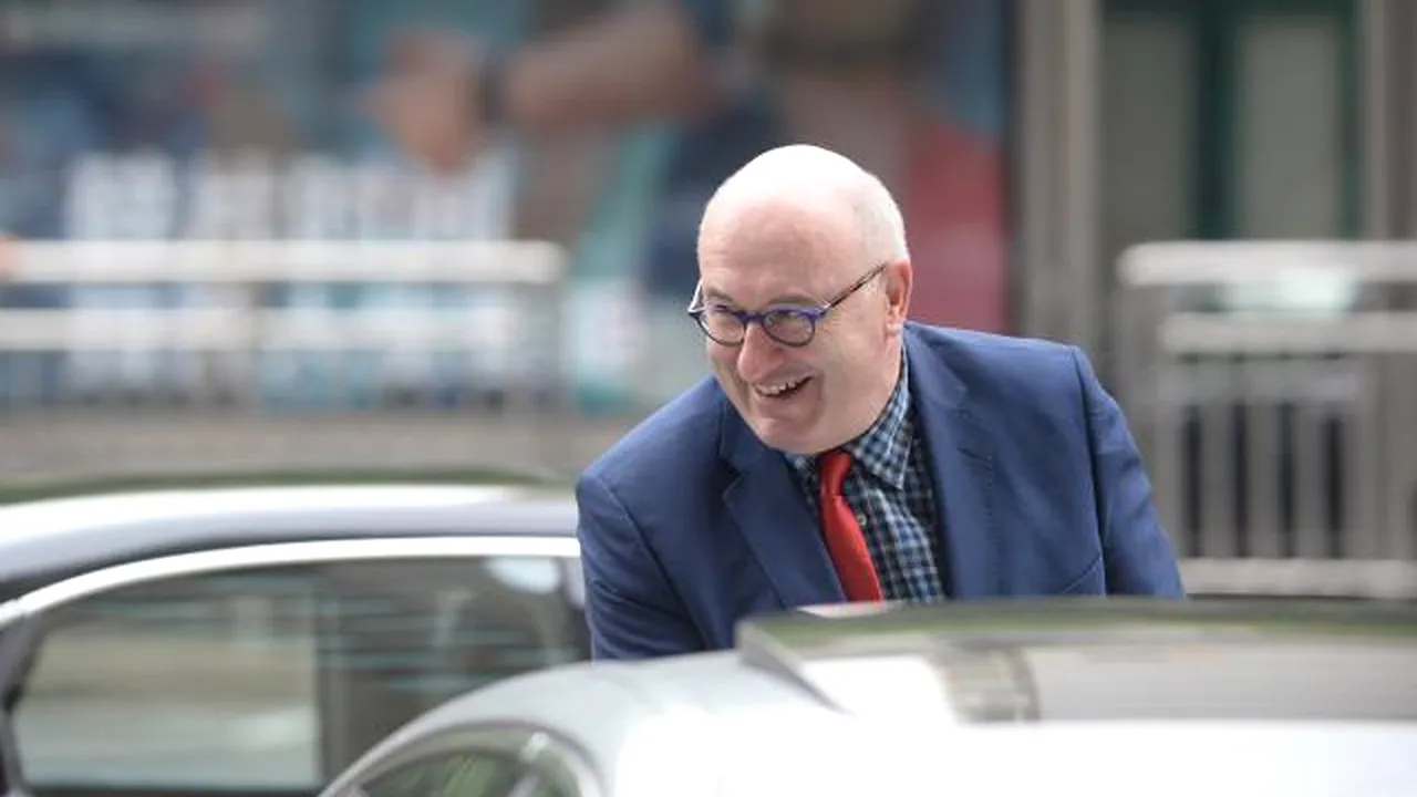 Comisarul european pentru agricultură Phil Hogan vine la Bucureşti. Va avea întâlniri cu premierul Dăncilă şi ministrul Daea