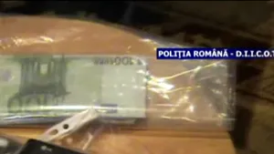 Şase membri ai unei reţele care ar fi traficat aproximativ 200 de persoane, arestaţi preventiv