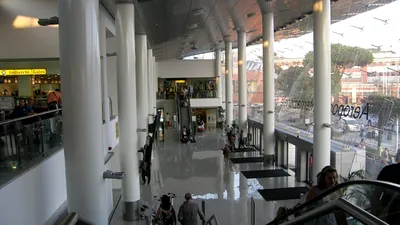 EXTERNE Un important aeroport european se va închide pe toată durata lunii, zborurile fiind suspendate. Zborurile se mută la alt aeroport, dar niciunul spre România